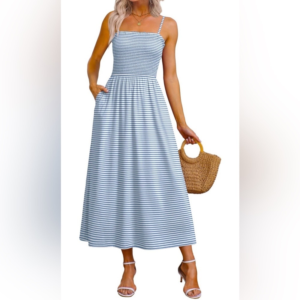 🆕Spaghetti Strap Maxi Dresses Smocked with Pockets